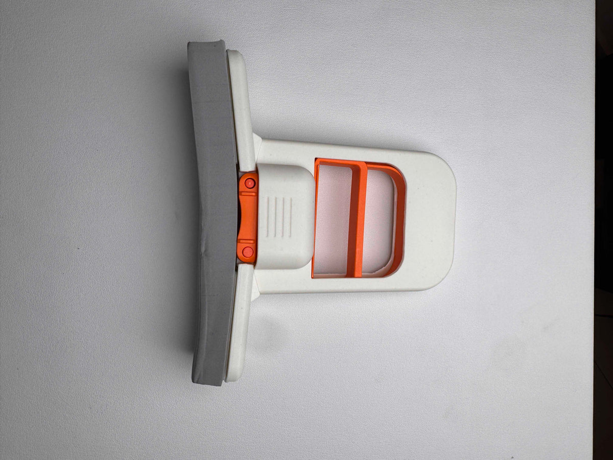 Foldable mini mop for wet and dry cleaning floors and surfaces at home